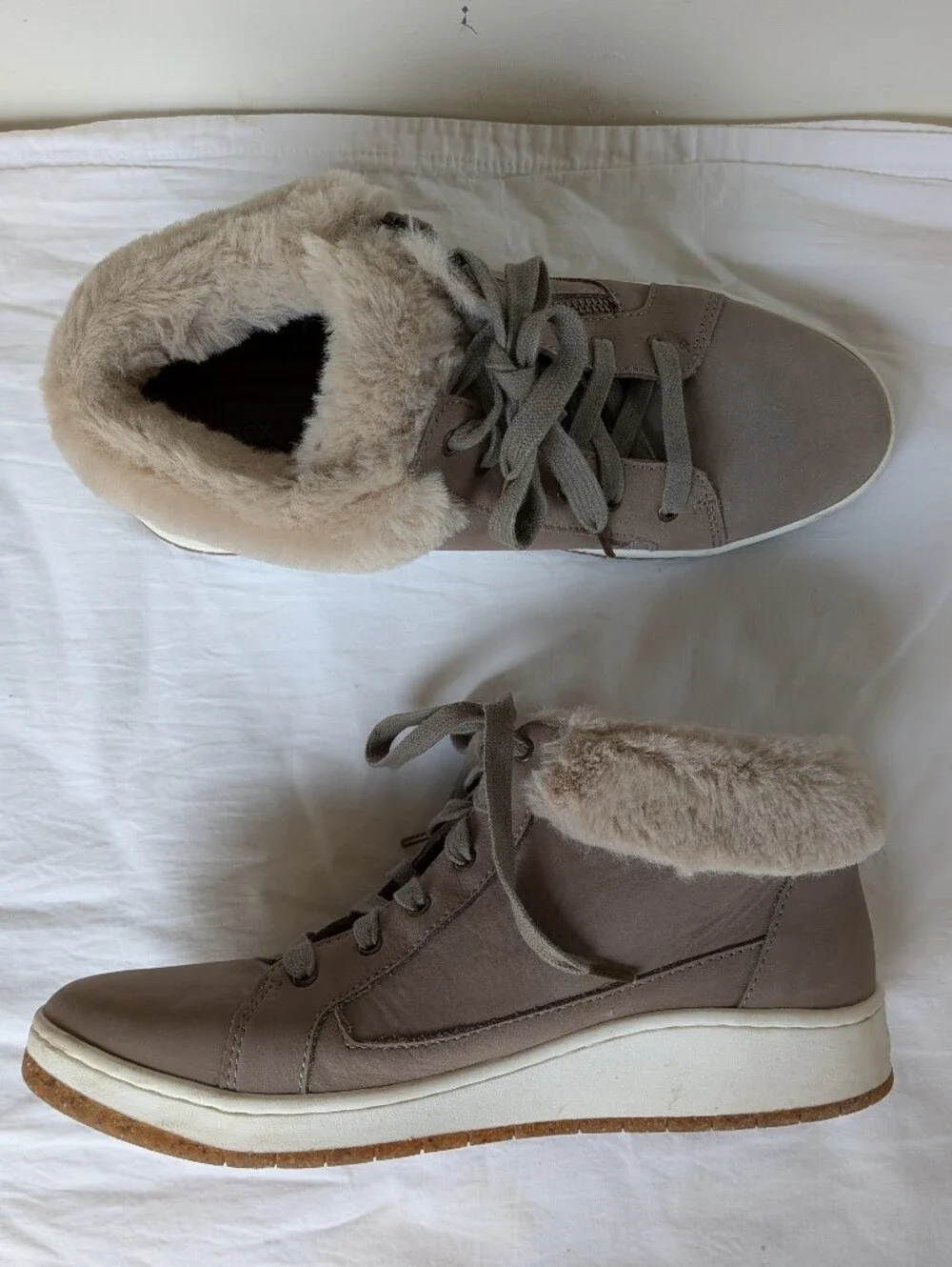 Aetrex Dylan Arch Support Sneaker Zip Sides Lace Up Fur Trim EUC